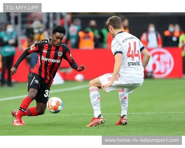 滕哈格走后，勒沃库森9人展现坚韧赢得首胜，勒沃库森球员