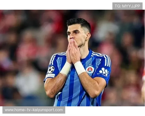 浙江队托利奇弧顶分球，点球点位置出现空门机会